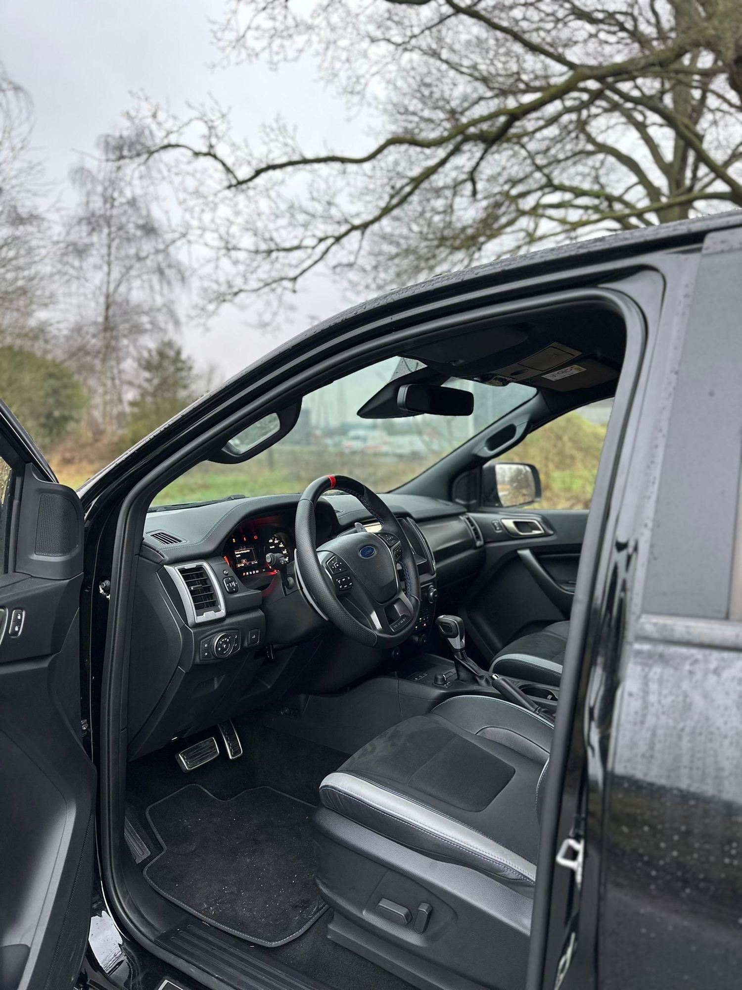 Grijs kenteken ombouw Ford Ranger Raptor - Bedrijfswageninrichting met Kreunen BWI