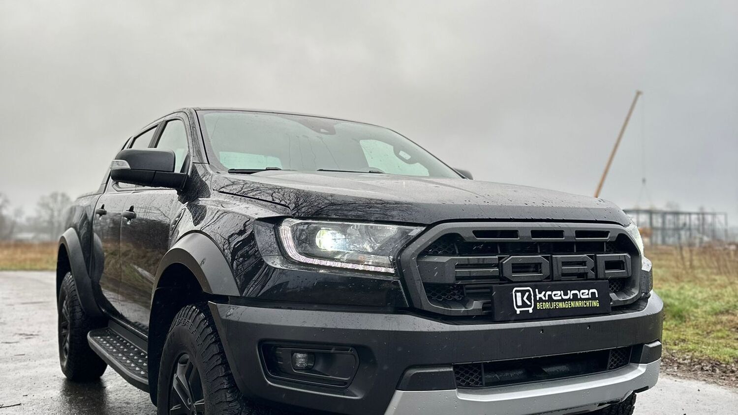 Grijs kenteken ombouw Ford Ranger Raptor - Bedrijfswageninrichting met Kreunen BWI