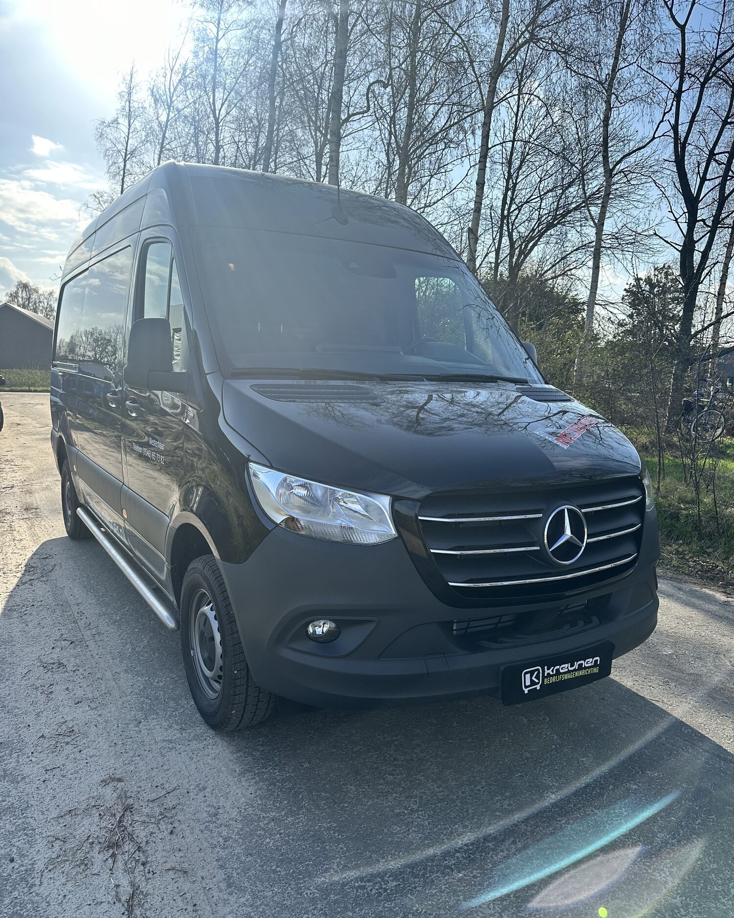 Mercedes Sprinter L3H2 met stoelhoezen en Tom-Lock inrichting | Bedrijfswageninrichting met Kreunen BWI