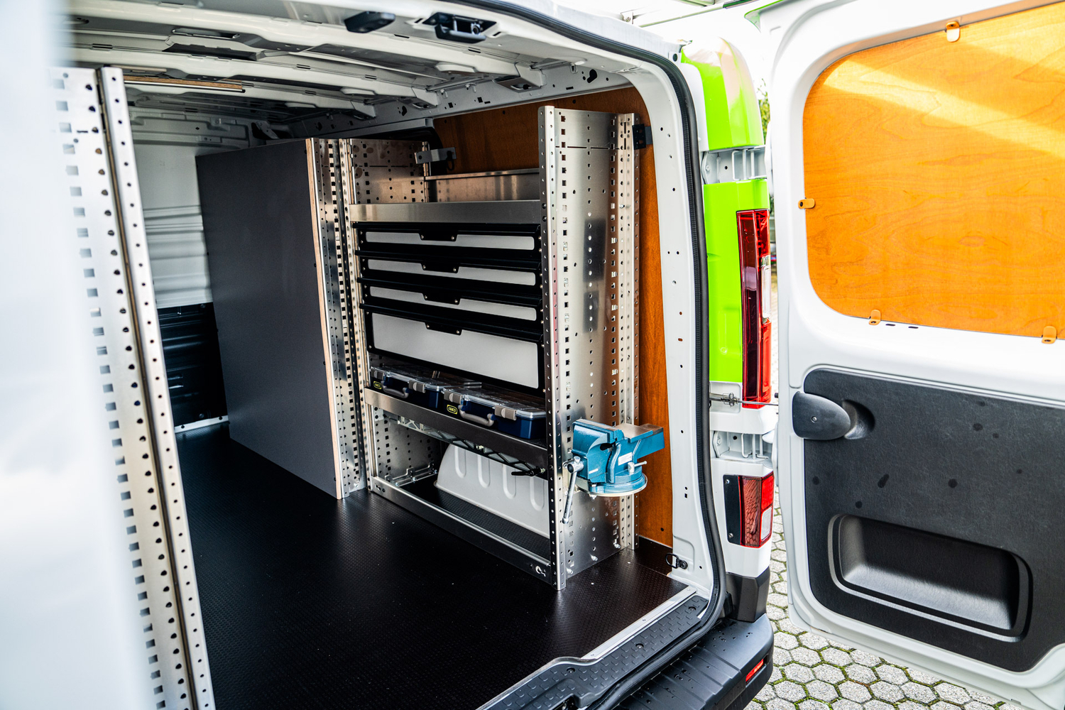 Jouw bedrijfsbus slim ingericht met de oplossingen van Kreunen BWI