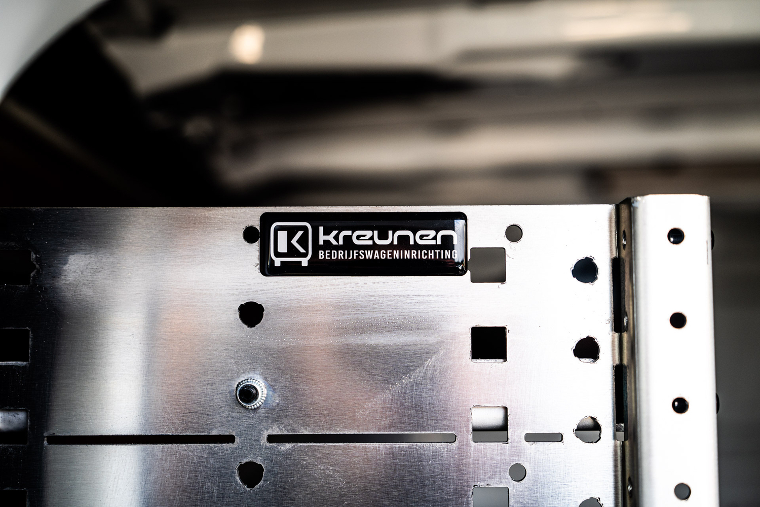 Kreunen bedrijfswageninrichting: voor een slim ingerichte bedrijfswagen