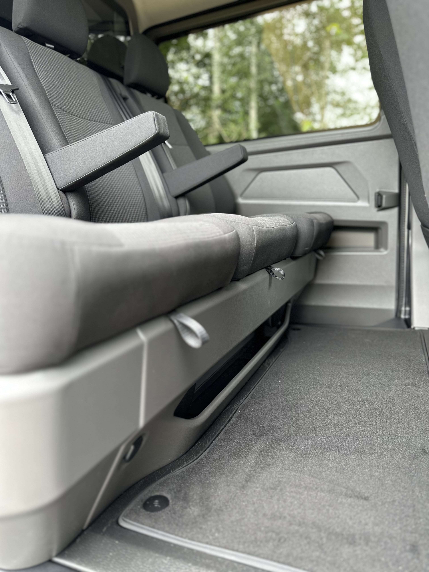 Kreunen BWI: bedrijfswageninrichting voor dubbele cabines