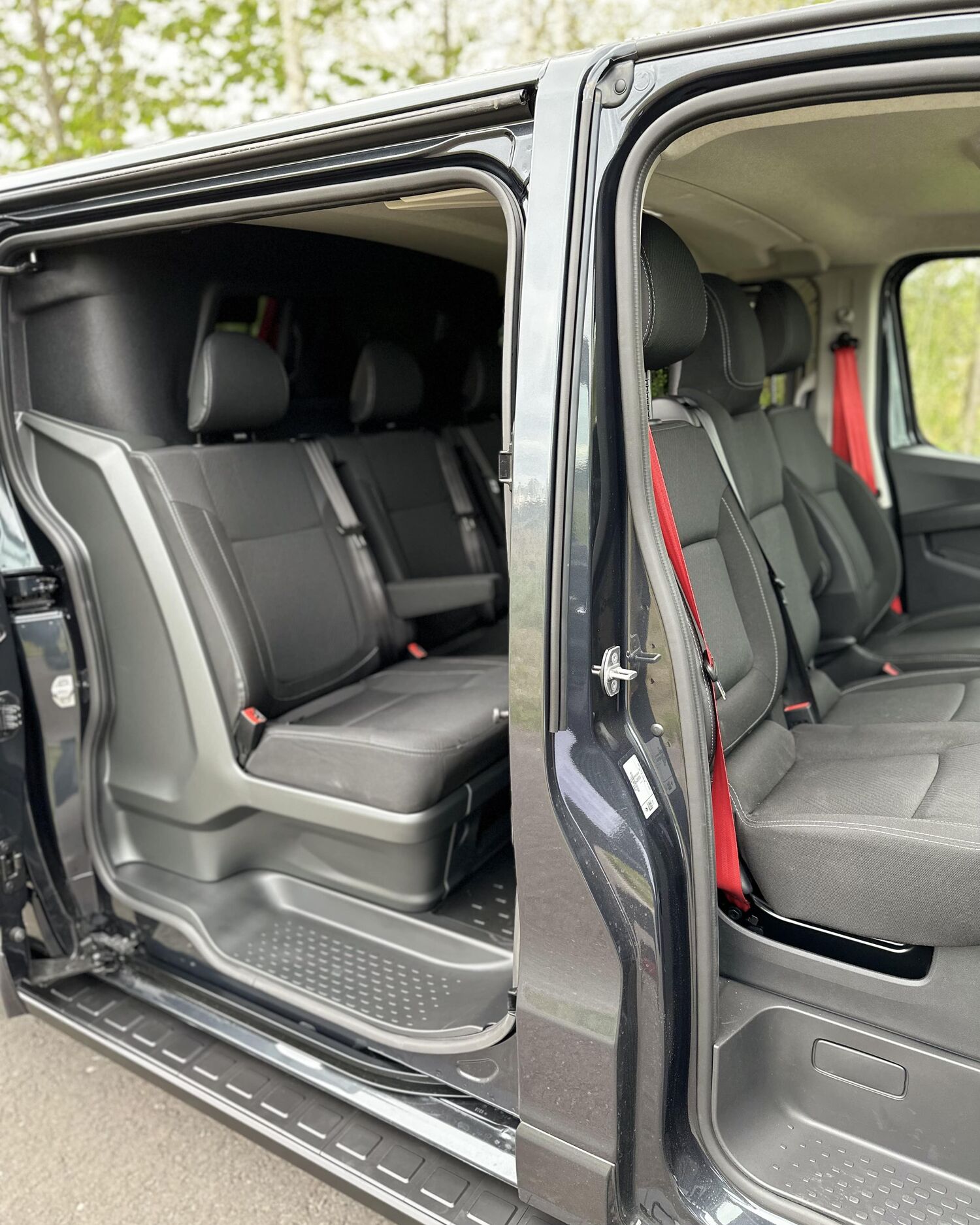 Kreunen BWI: bedrijfswageninrichting voor dubbele cabines