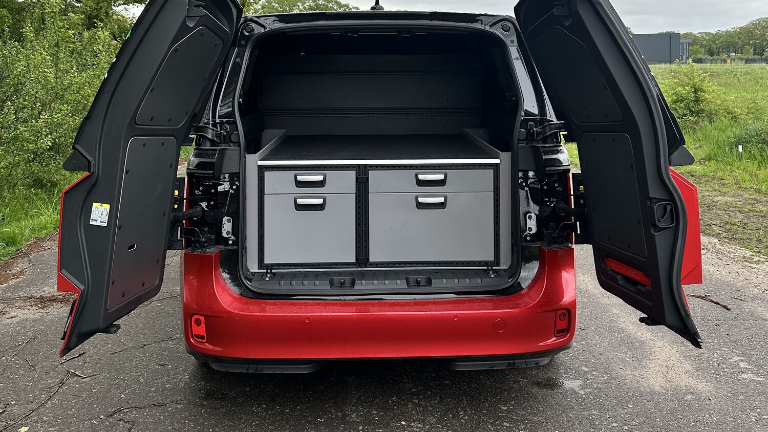 Van Fiat Ducato naar elektrische VW ID BUZZ - Bedrijfswageninrichting met Kreunen BWI