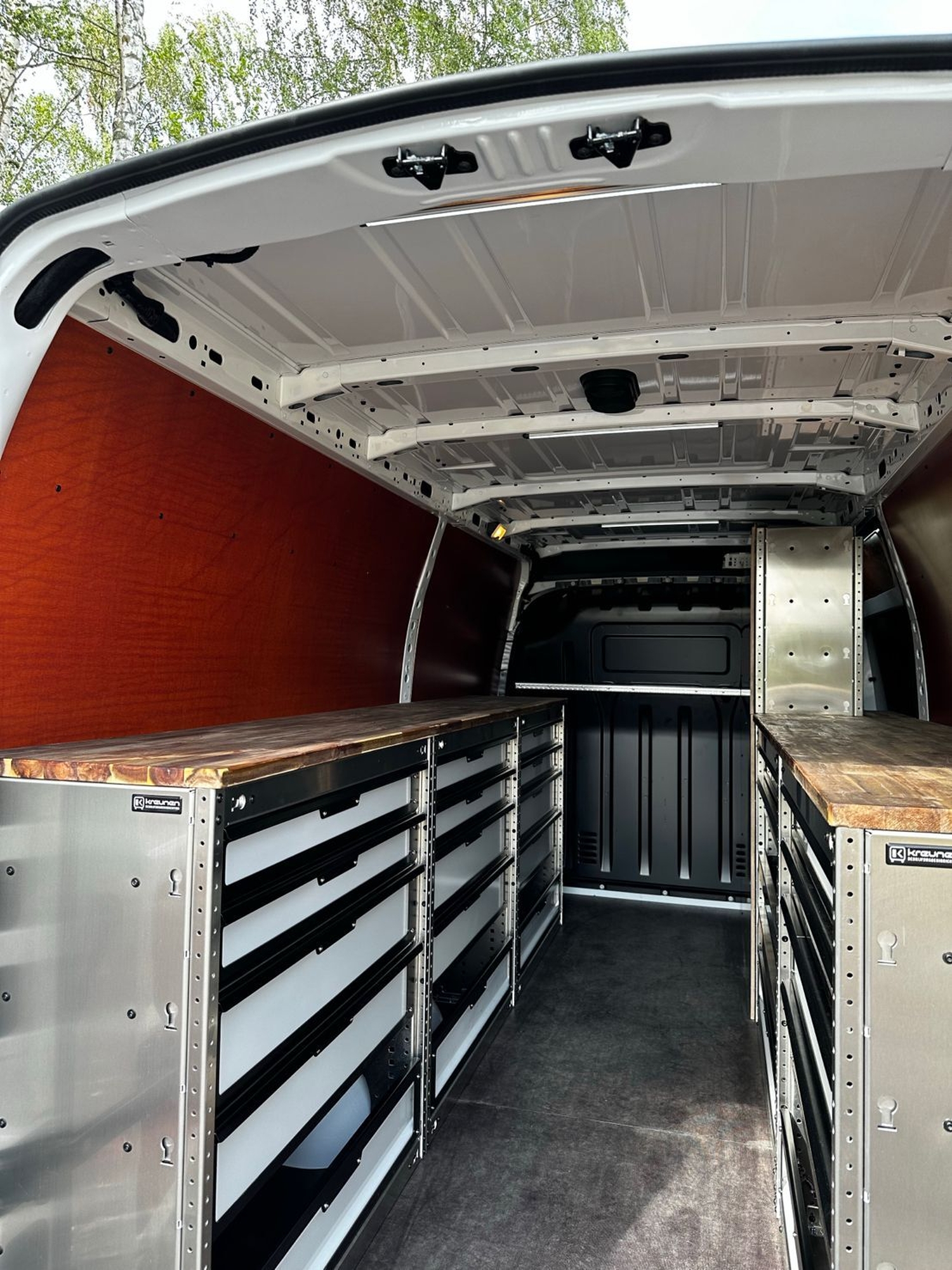 Slimme inrichting van jouw bedrijfsbus met Kreunen BWI