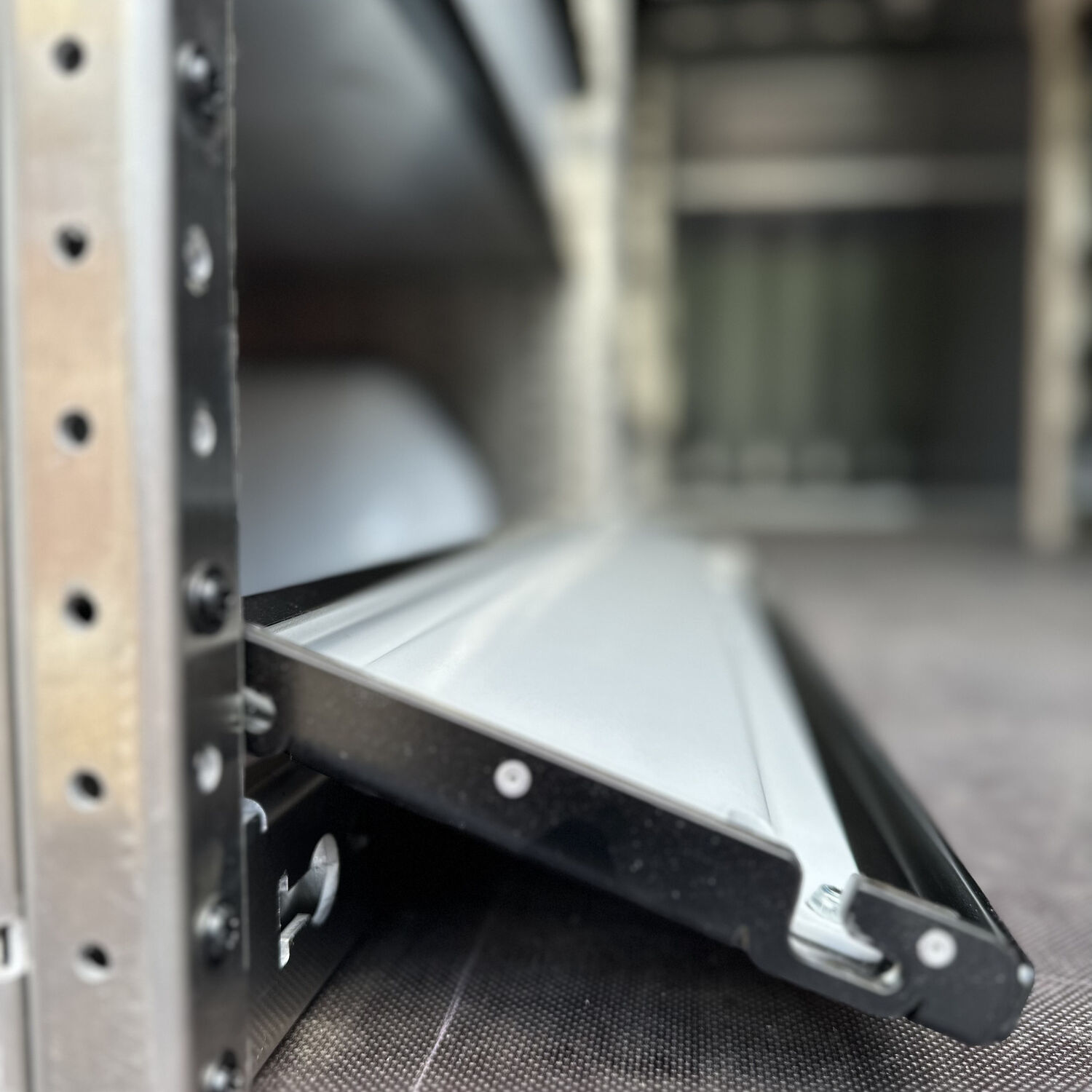 Accessoires voor de inrichting van jouw bedrijfsbus | Kreunen BWI bedrijfswageninrichting