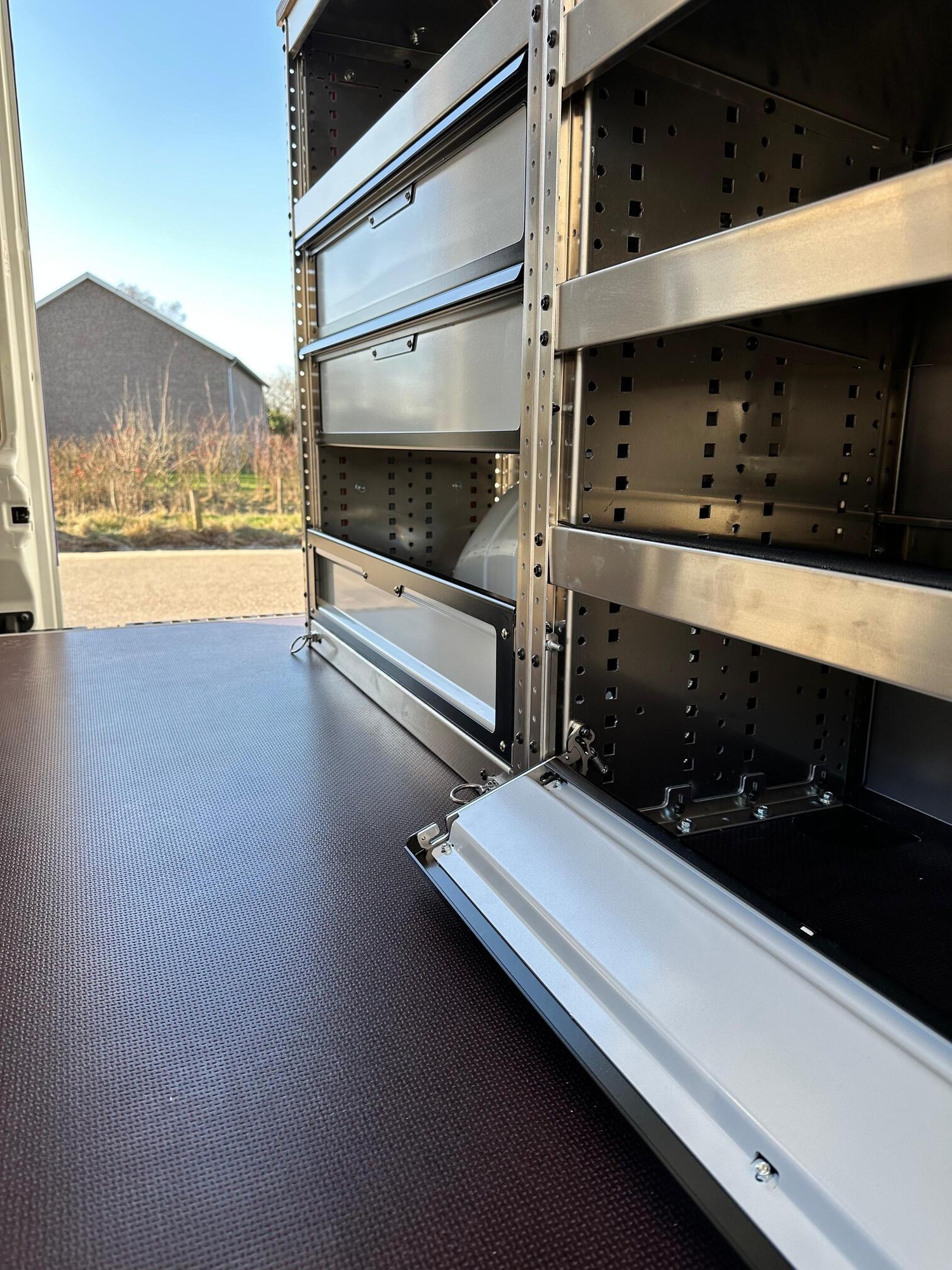 Accessoires voor jouw bedrijfswageninrichting | Kreunen BWI