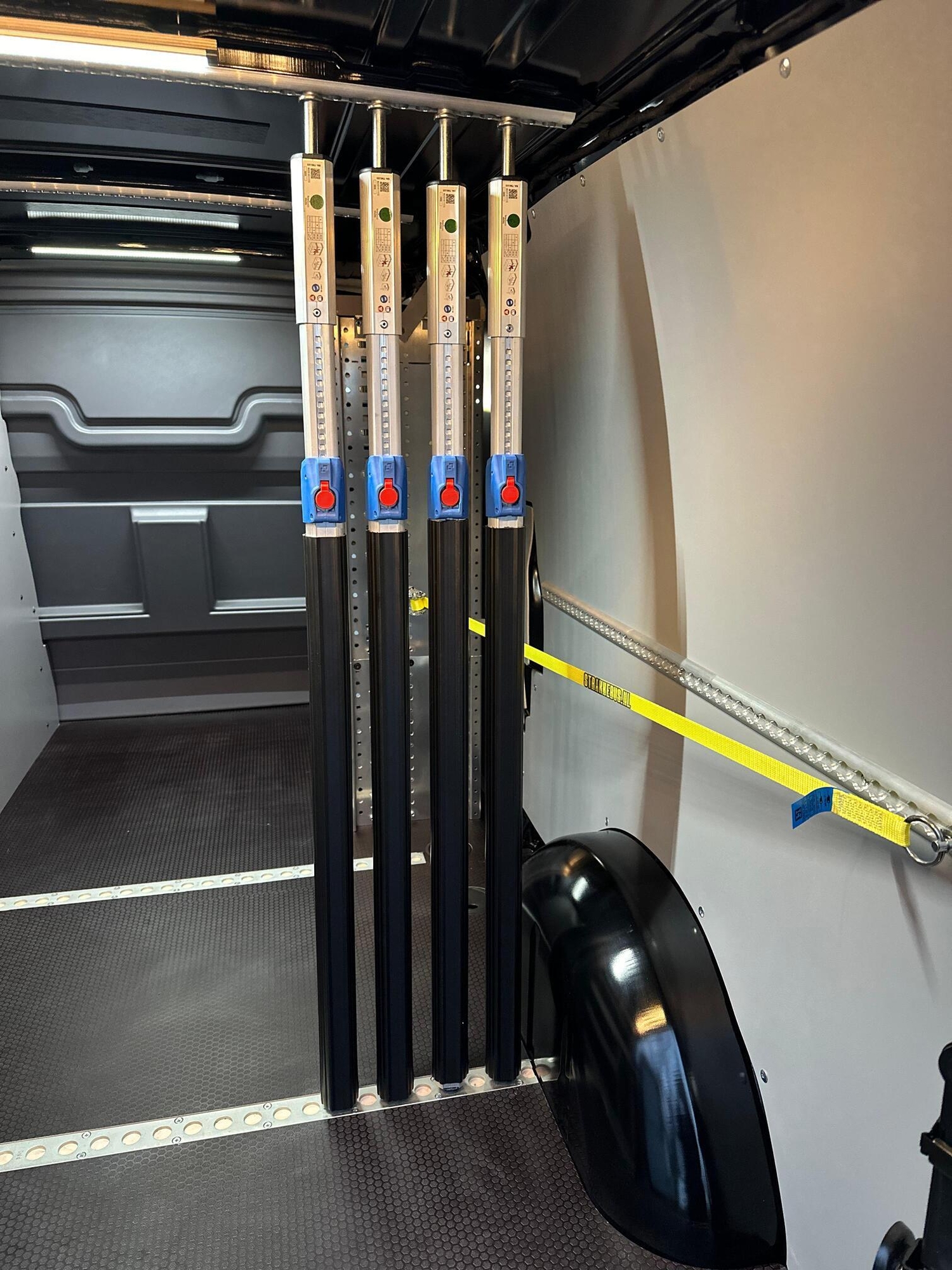 Accessoires voor jouw bedrijfswageninrichting | Kreunen BWI