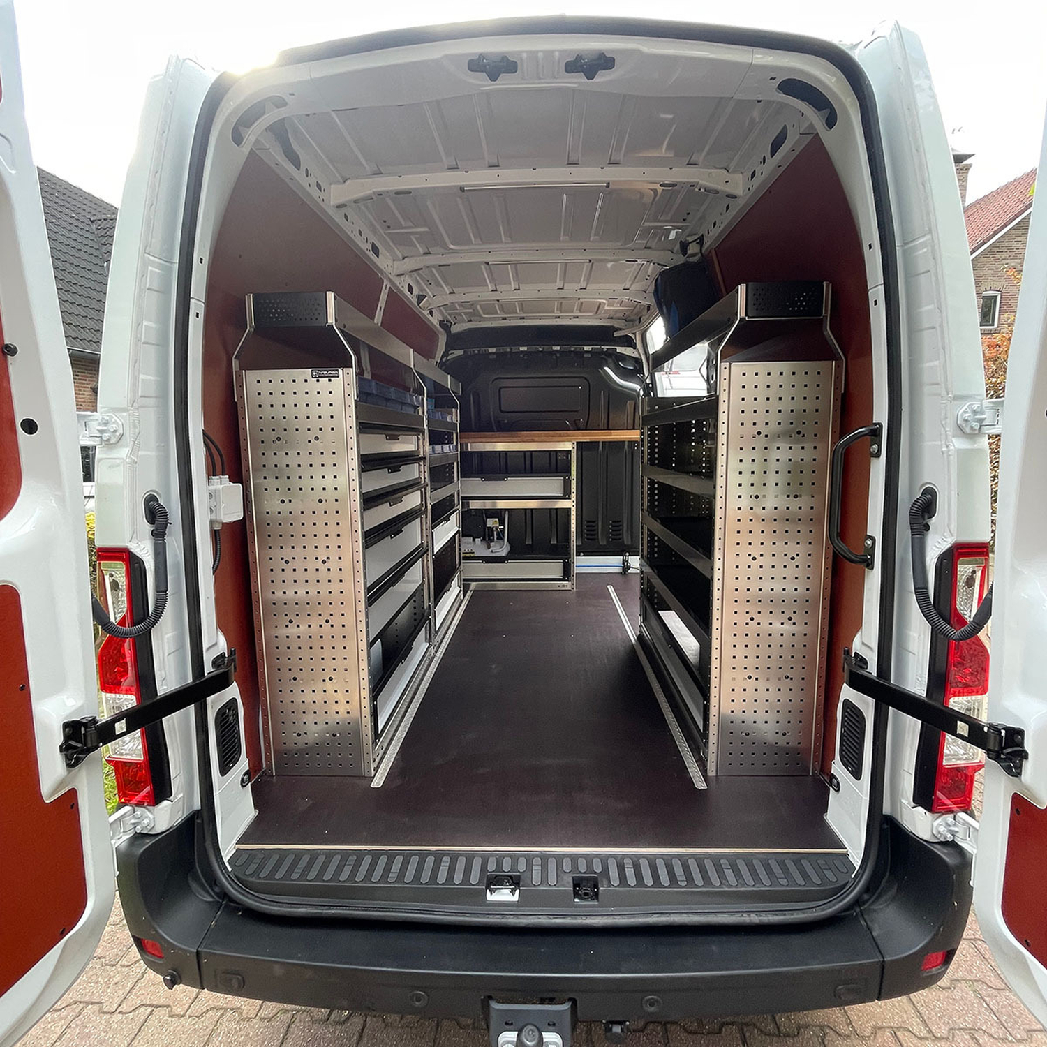 Kreunen BWI: bedrijfswageninrichting