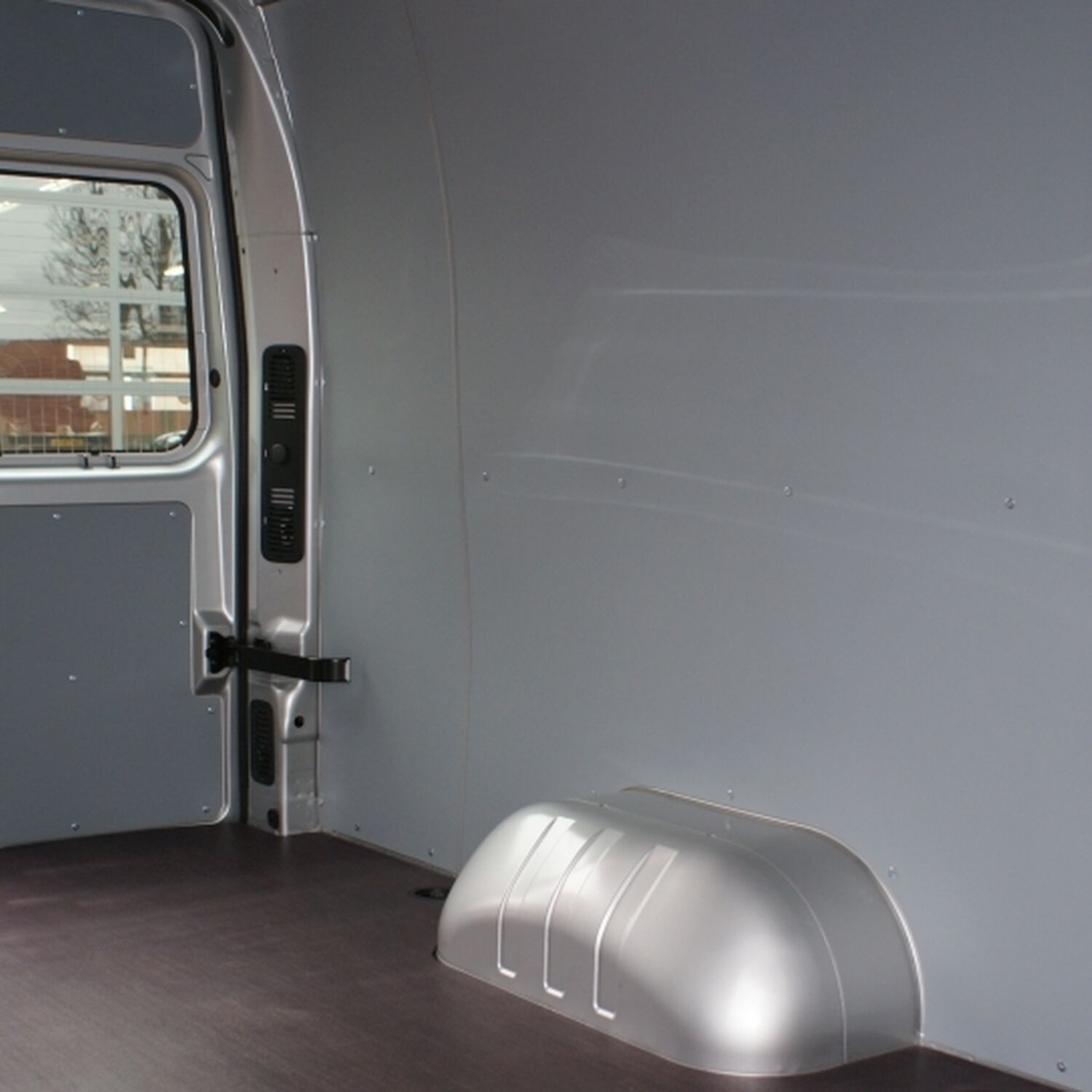 Vloer- en wandbekleding van Kreunen BWI: bedrijfswageninrichting op maat